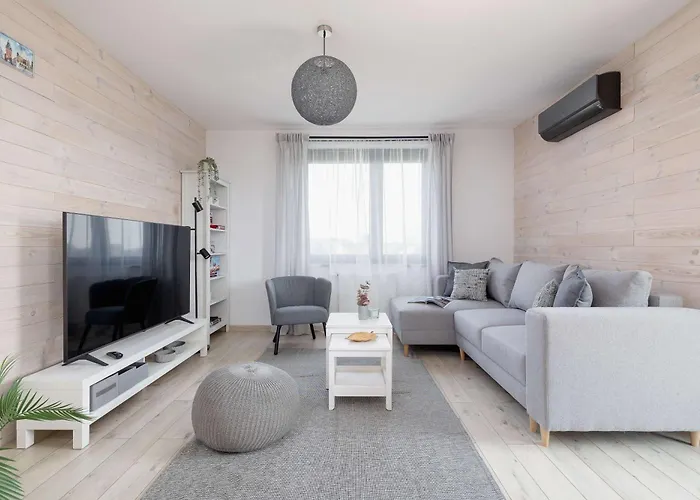 6th Floor In Cracow By Renters Appartamento